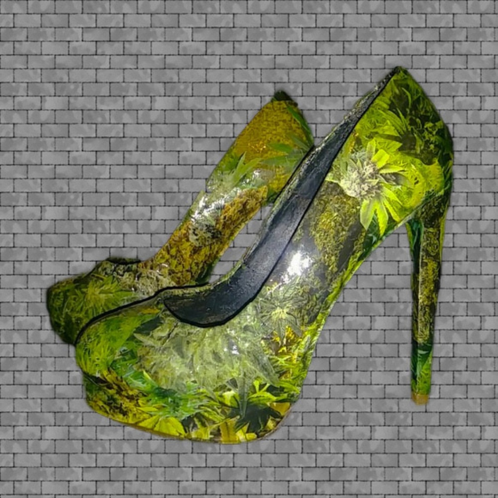 Size 7 420 Heels - Picture 8 of 8